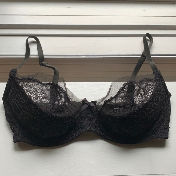Sexy black bra with lace and mesh details - Picture 1 of 4